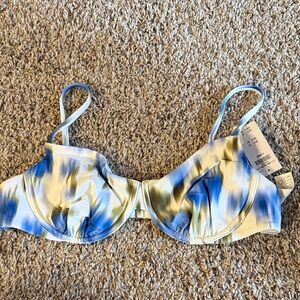 NWT Abercrombie bikini top